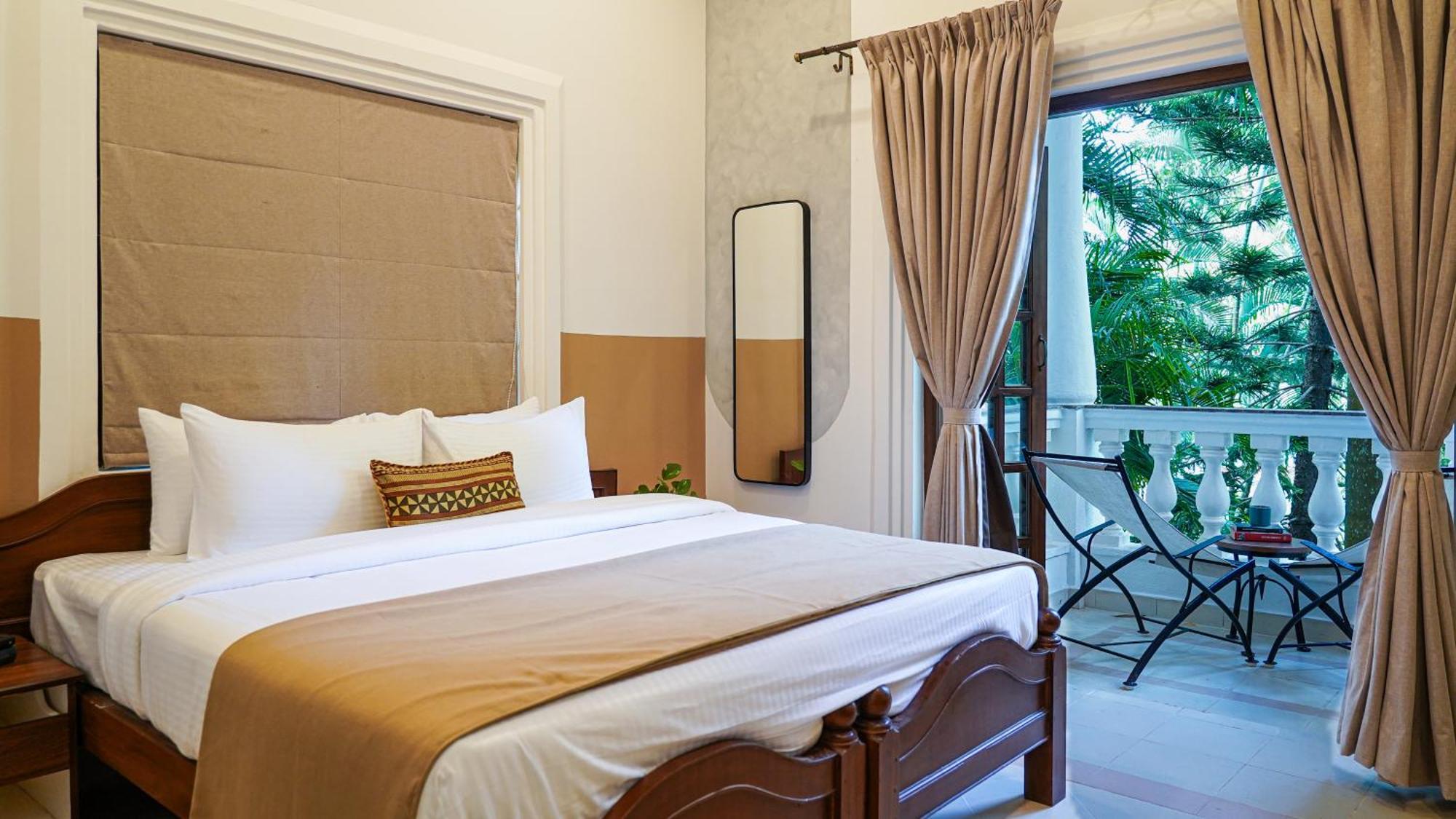 Olive Hotel Alidia Beach Resort By Embassy Group Baga Esterno foto