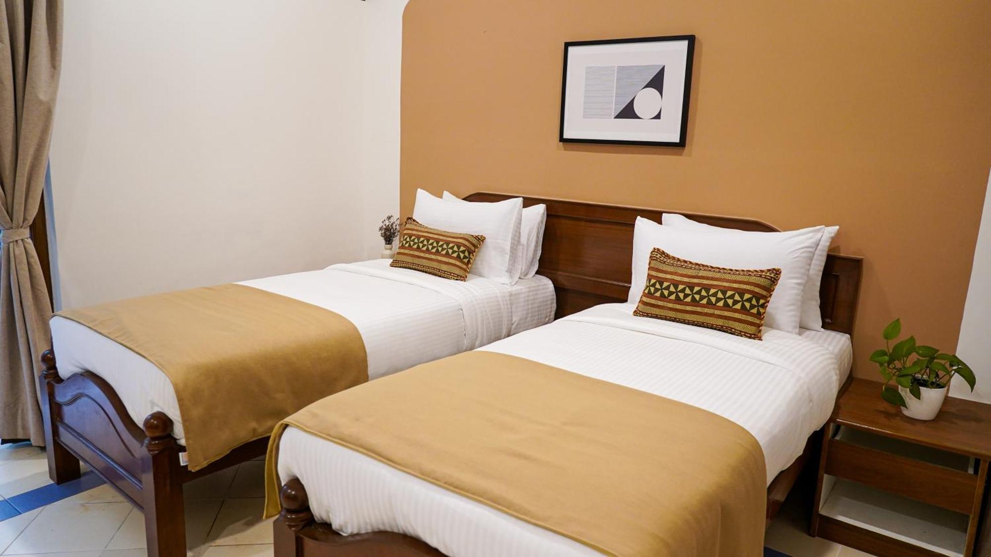 Olive Hotel Alidia Beach Resort By Embassy Group Baga Esterno foto