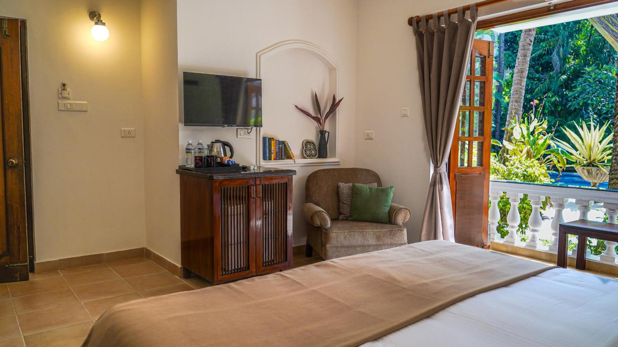 Olive Hotel Alidia Beach Resort By Embassy Group Baga Esterno foto