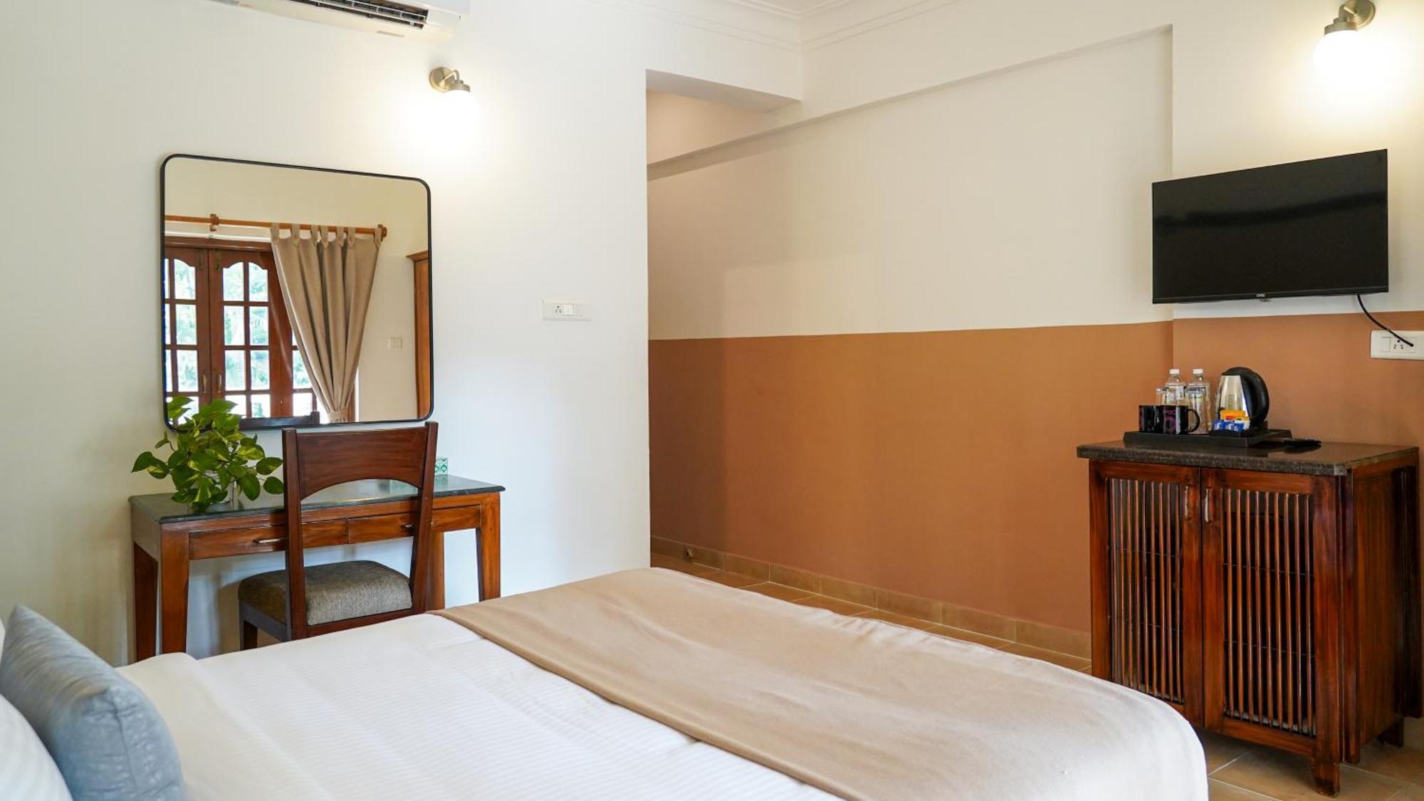 Olive Hotel Alidia Beach Resort By Embassy Group Baga Esterno foto