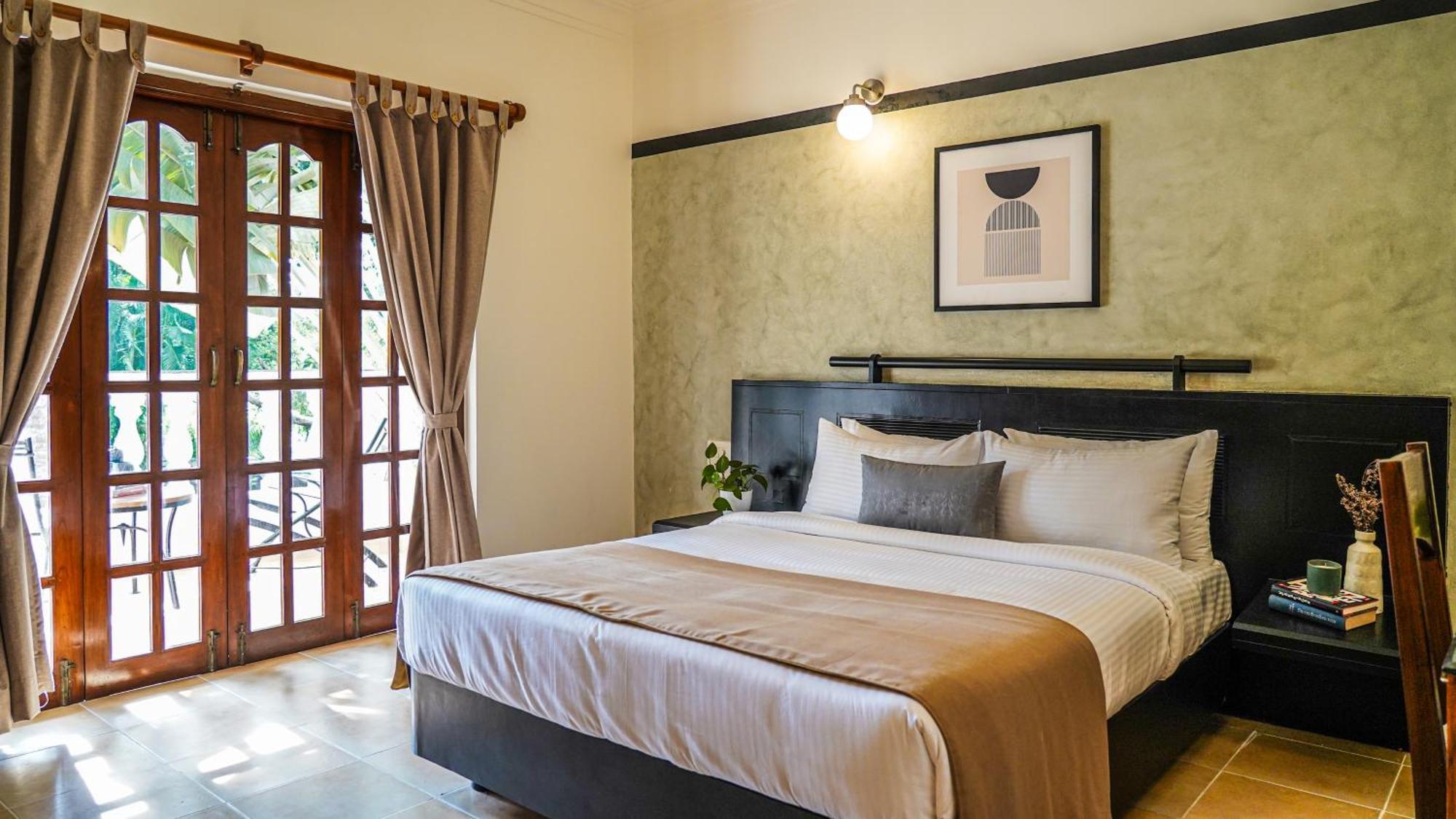 Olive Hotel Alidia Beach Resort By Embassy Group Baga Esterno foto