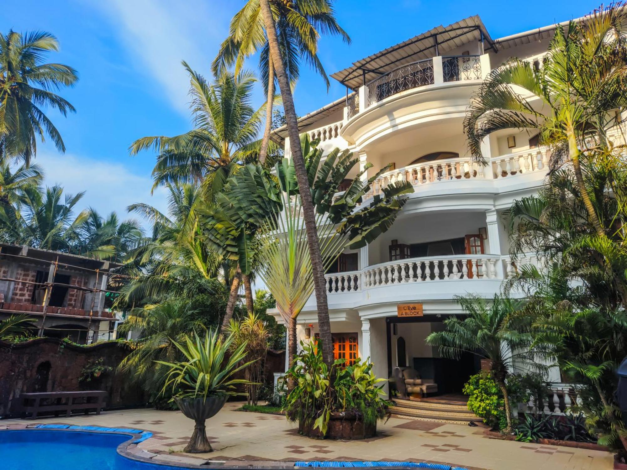 Olive Hotel Alidia Beach Resort By Embassy Group Baga Esterno foto